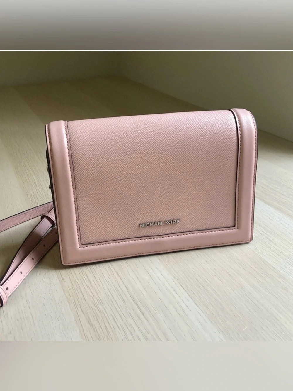 Michael Kors Jet Set Saffiano Light Pink Crossbody Shoulder Bag Purse Silver